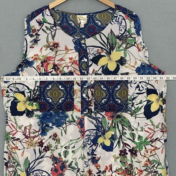 Fig and Flower Women Top Plus 2X Floral Tunic Patch Pockets Retro Classic Casual - Picture 9 of 16